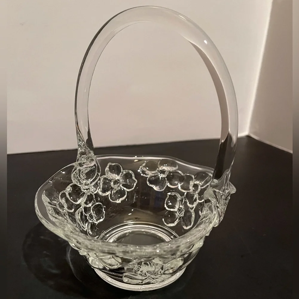 Vintage Tiara Indiana Glass Dogwood Basket with Handle